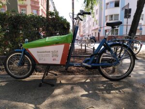 Kostenloses Lastenrad auf dem Gartenfeldplatz